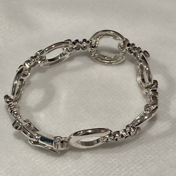 Round Open Link Silvertone Filigree Spacer Magnetic Fold Over Clasp Bracelet - Picture 12 of 15
